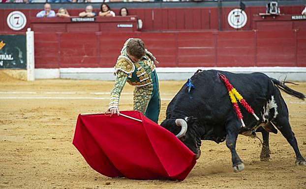 Borja Jiménez se presentó en la plaza de Jaén.