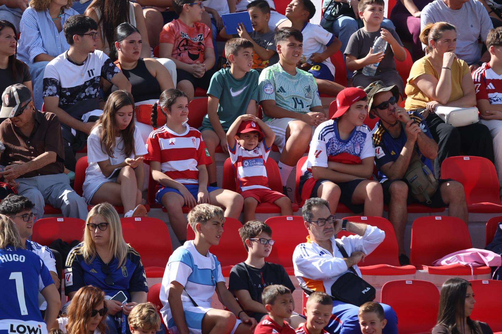 El Granada reúne a 400 personas en su entrenamiento a puerta abierta