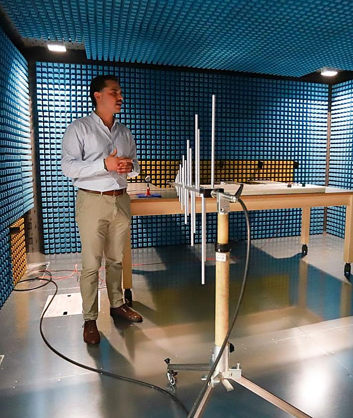 Imagen secundaria 2 - El nuevo laboratorio de la UGR en la vanguardia de las comunicaciones e investigaciones en 5G y 6G