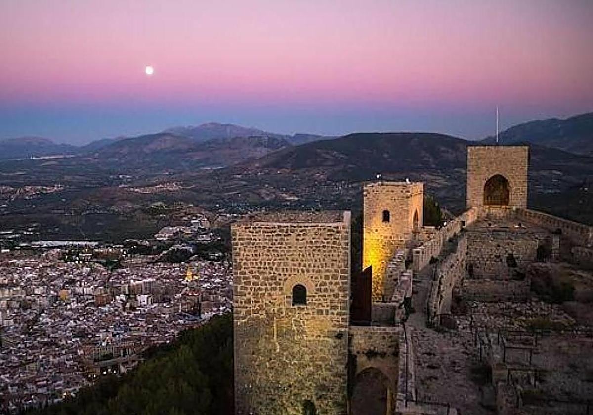 La ciudad de Jaén, a los pies del castillo de Santa Catalina.
