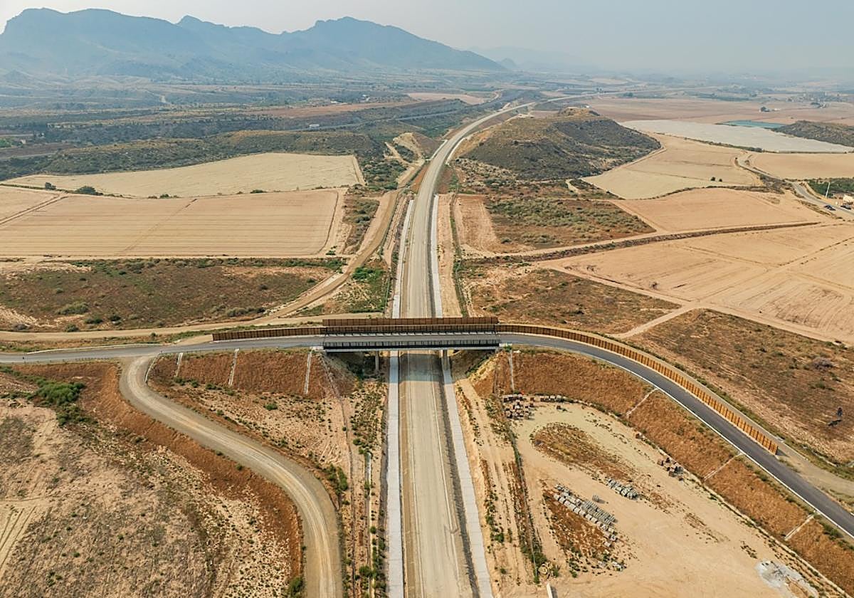 Adif AV destina 65,7 millones de euros a electrificar el tramo Lorca-Almería