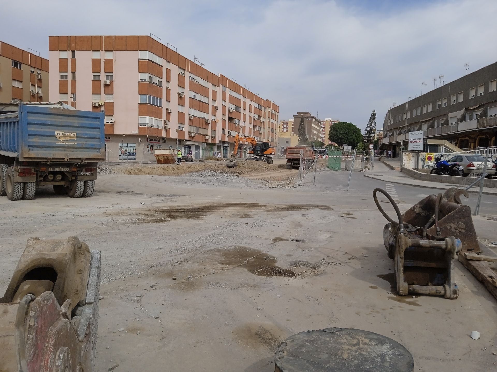 Así ha quedado la avenida del Mediterráneo, sin rastro del puente