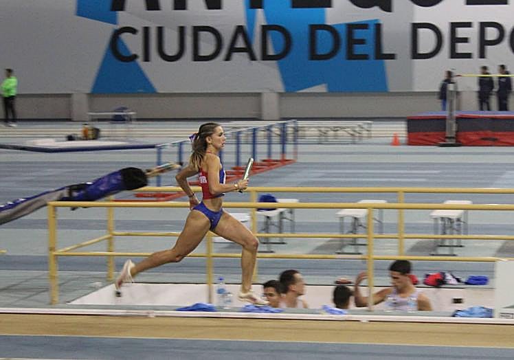 Claudia mientras corre en uno de las competiciones.