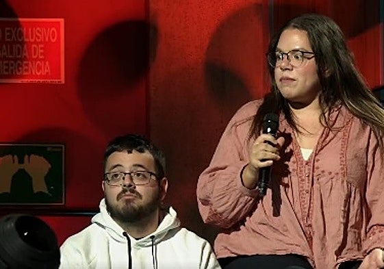 El granadino que se 'cuela' en La Revuelta de Broncano con un desafío a su pareja