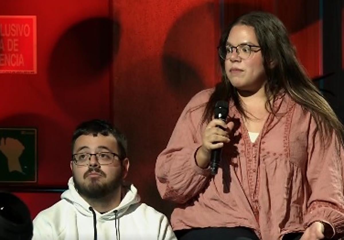 El granadino que se 'cuela' en La Revuelta de Broncano con un desafío a su pareja