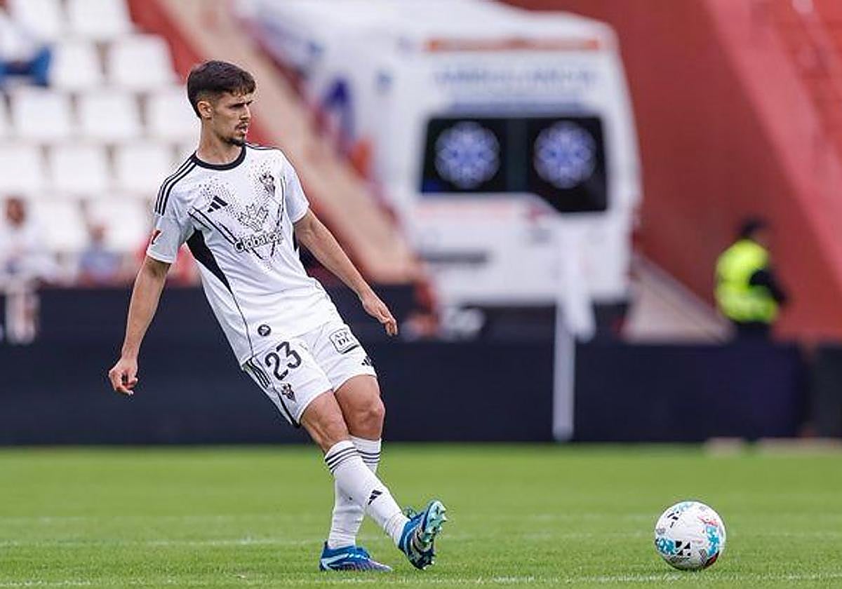 Pepe Sánchez, actual central del Albacete, en un partido.