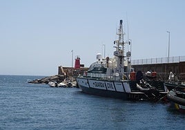 Una de las patrulleras del Servicio Marítimo de la Guardia Civil de Almería.