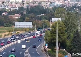 Tráfico en la circunvalación al mediodía de este viernes