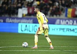 Luca Zidane controla un balón en el Estadio Nacional de Andorra.