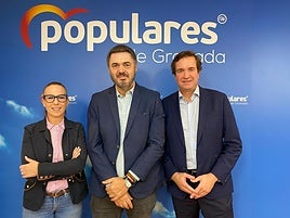 Acompañado por los diputados Carlos Rojas y Lourdes Ramírez, Hispán ha calificado la ley como una «trampa legislativa«.