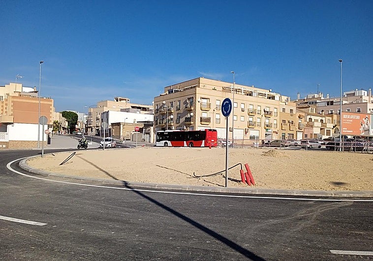 El tráfico vuelve a Los Molinos y el bus urbano recupera su trayecto habitual