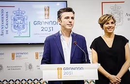 Los concejales de Presidencia y de Movilidad de Granada, Jorge Saavedra y Ana Agudo, en imagen de archivo