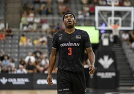 Micah Speight resopla aliviado tras obtener la confianza de su entrenador Ramón Díaz.