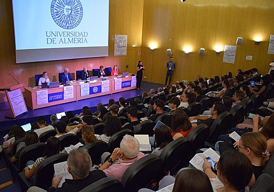 Momento de la inauguración del VIII Congreso Internacional de la RIUL en la UAL.