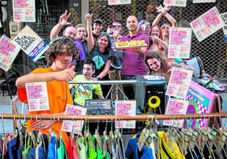 La otra fiesta de la Cruz en Granada, de la calle Cruz