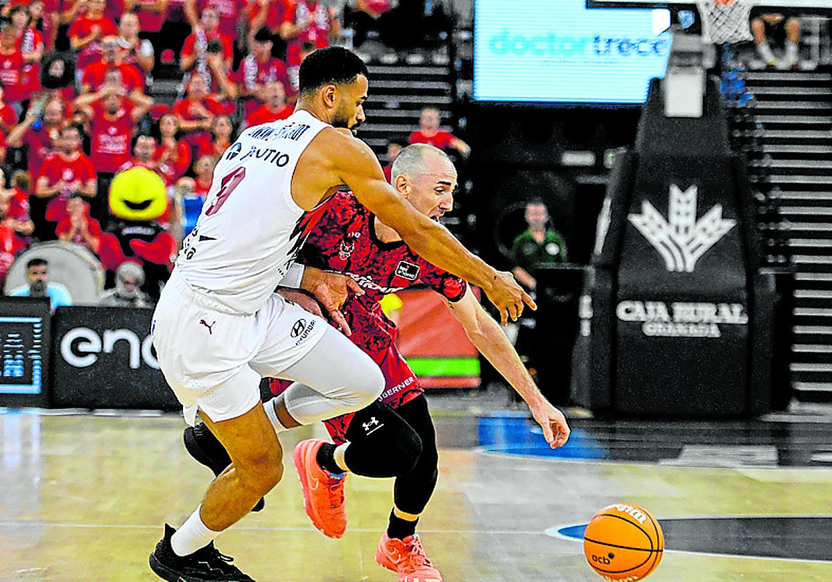 Rousselle apechugó mucho tiempo en pista.