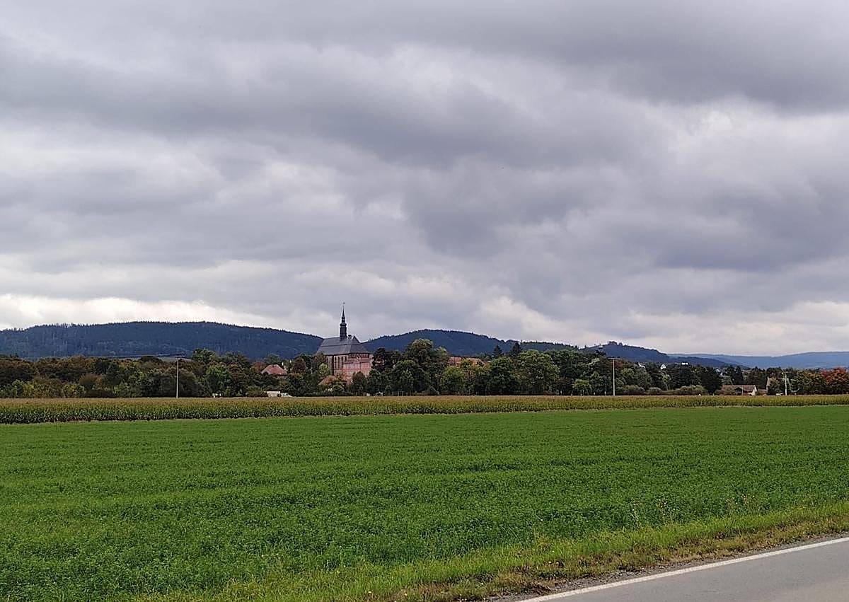 Imagen secundaria 1 - La historia del granadino que vive en un antiguo monasterio alemán: «Aquí gano el doble y solo pago 300 euros»