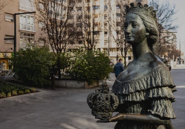 Tras la pista en Granada de la corona de Eugenia de Montijo robada en el Louvre
