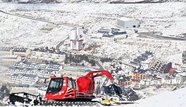 Los empresarios de Sierra Nevada defienden el potencial de la nieve primavera con una gestión «más eficiente»