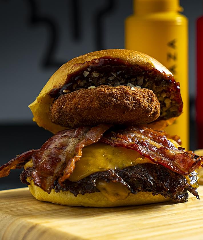 Imagen secundaria 2 - La hamburguesería «de cine» de Granada en la que puedes pedir al Joker y George Clooney