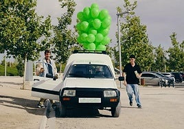 El granadino Mario, con Grison y su nueva C15.