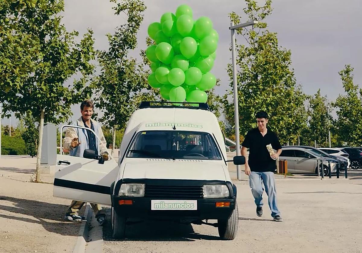 El granadino Mario, con Grison y su nueva C15.