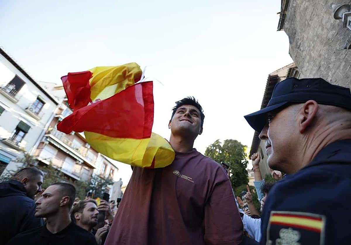 Las imágenes de los enfrentamientos por el acto de Vito Quiles en Granada