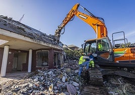 Un derribo de una vivienda ilegal en Cáceres.