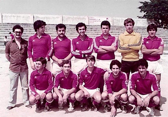 El documental ha reunido a históricos costaleros, cofrades y periodistas que han compartido cómo se fundó la cuadrilla de hermanos costaleros