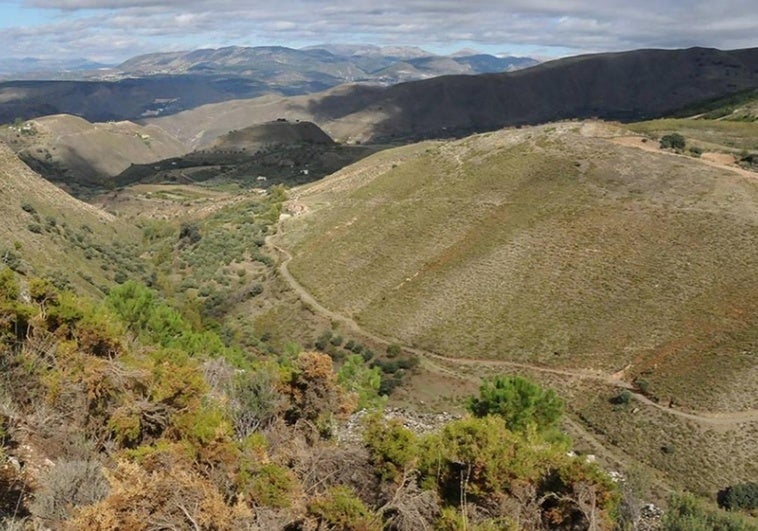 Tres motoristas atacan e increpan a agentes de medio ambiente que les sorprendieron en Sierra Nevada