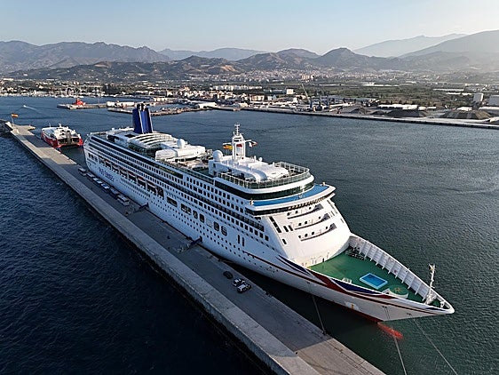 El Puerto de Motril estima en tres millones y 90 empleos el impacto de los cruceros del último trimestre