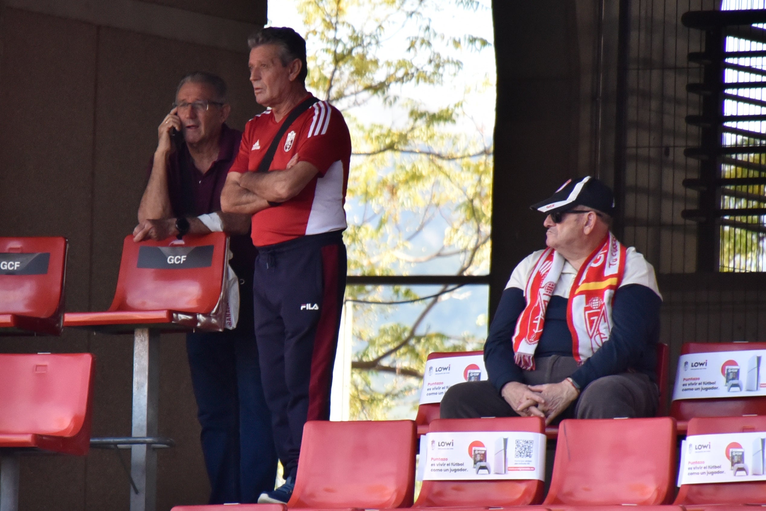 Encuéntrate en la grada del Granada-Cádiz