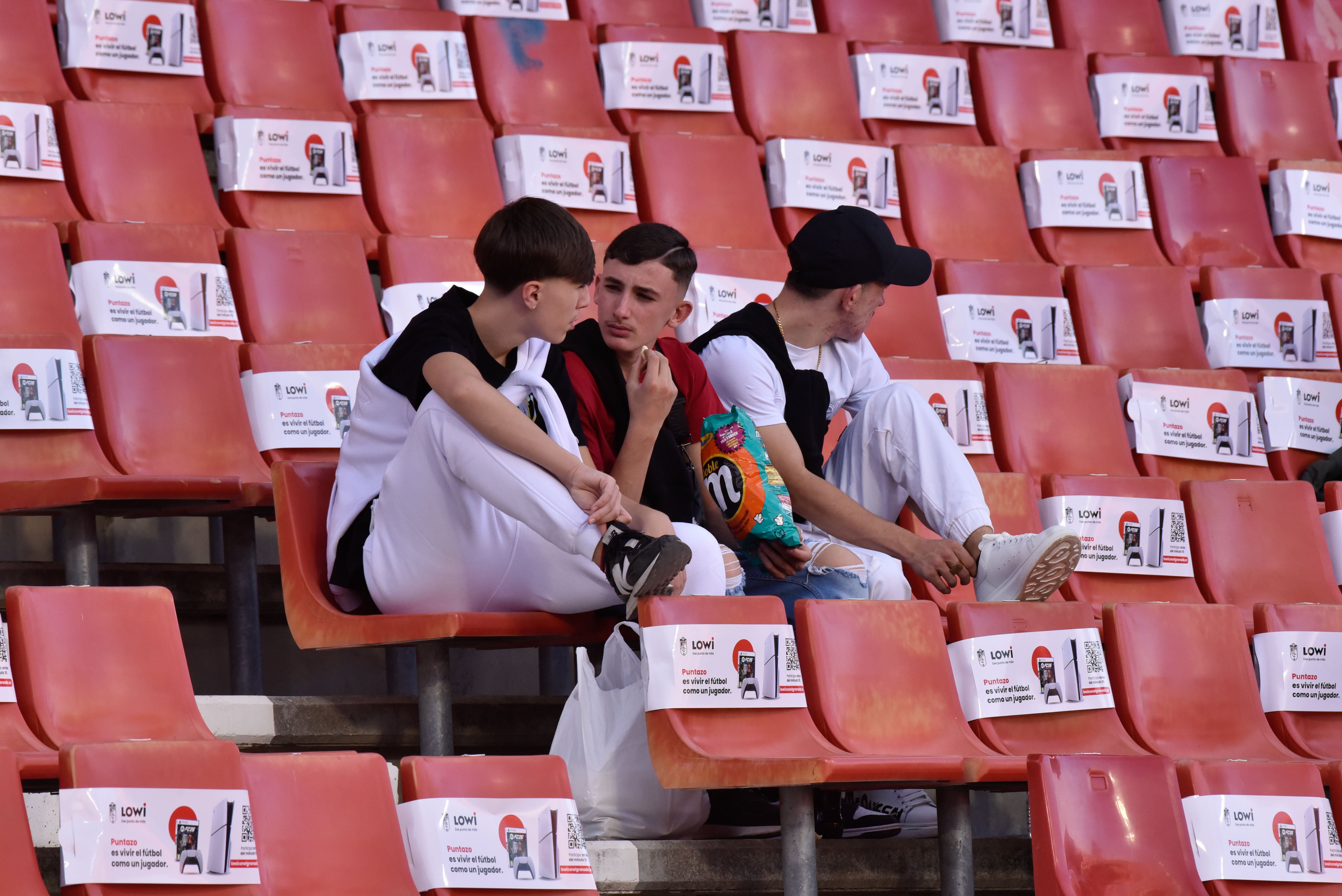 Encuéntrate en la grada del Granada-Cádiz
