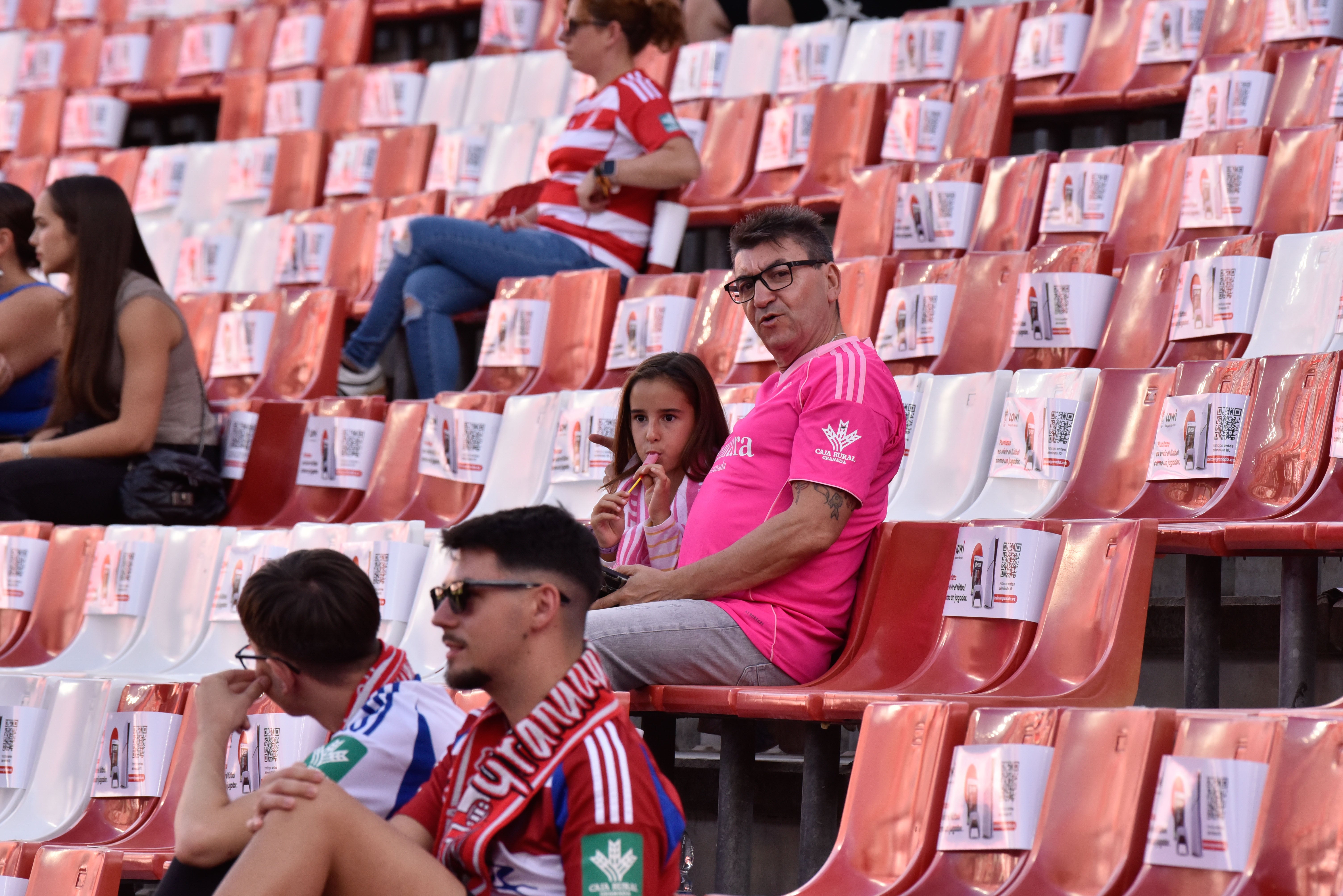 Encuéntrate en la grada del Granada-Cádiz