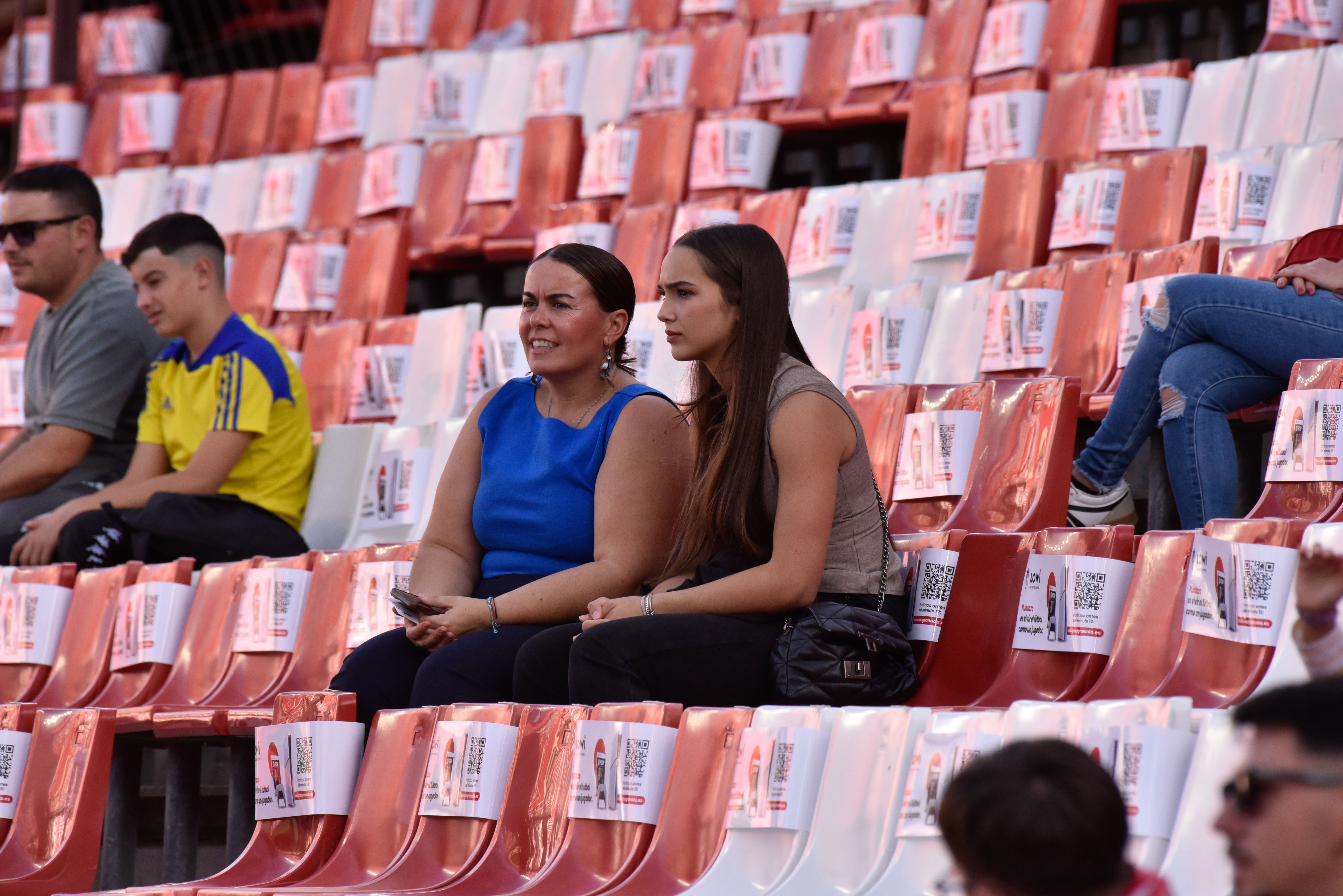 Encuéntrate en la grada del Granada-Cádiz