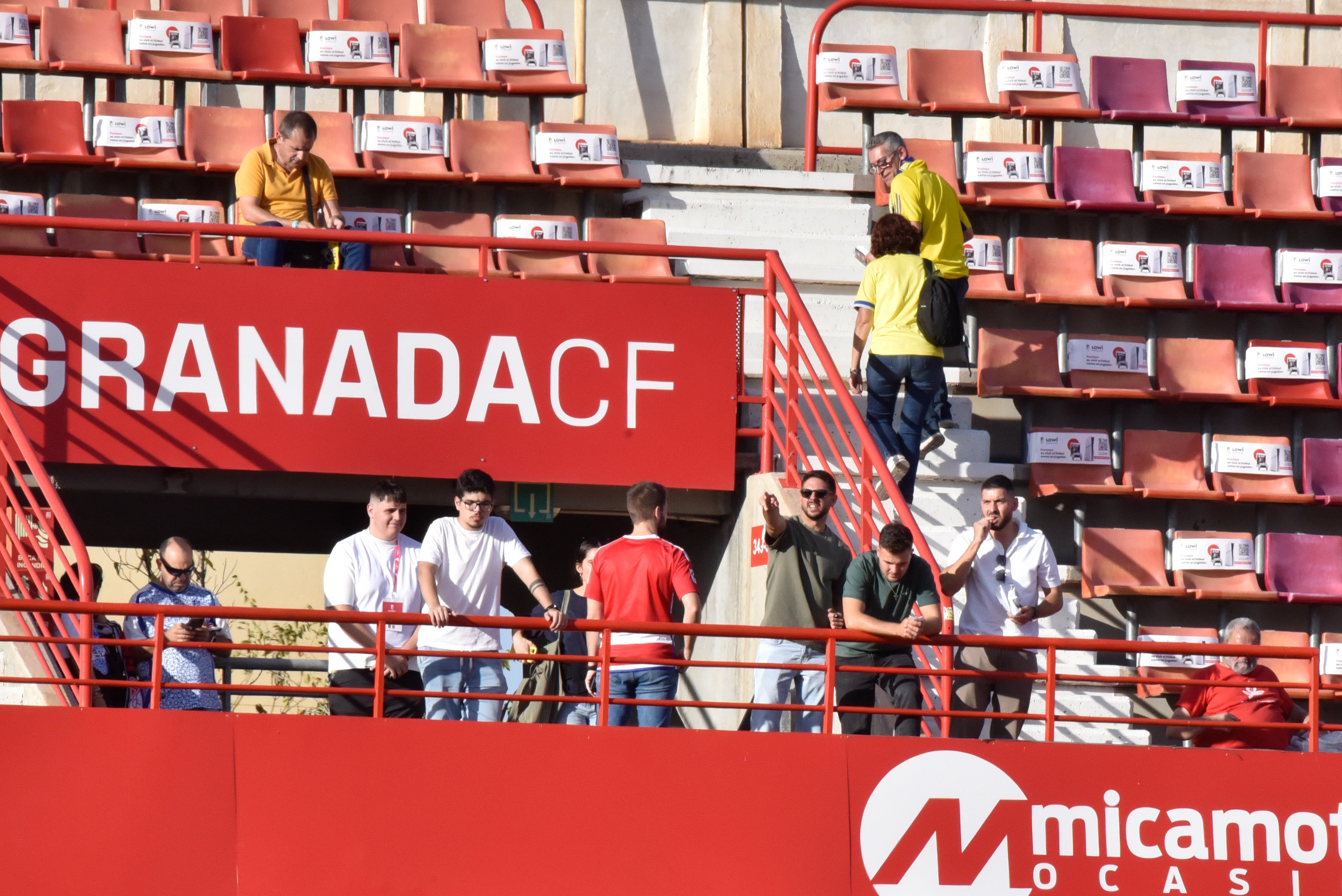 Encuéntrate en la grada del Granada-Cádiz