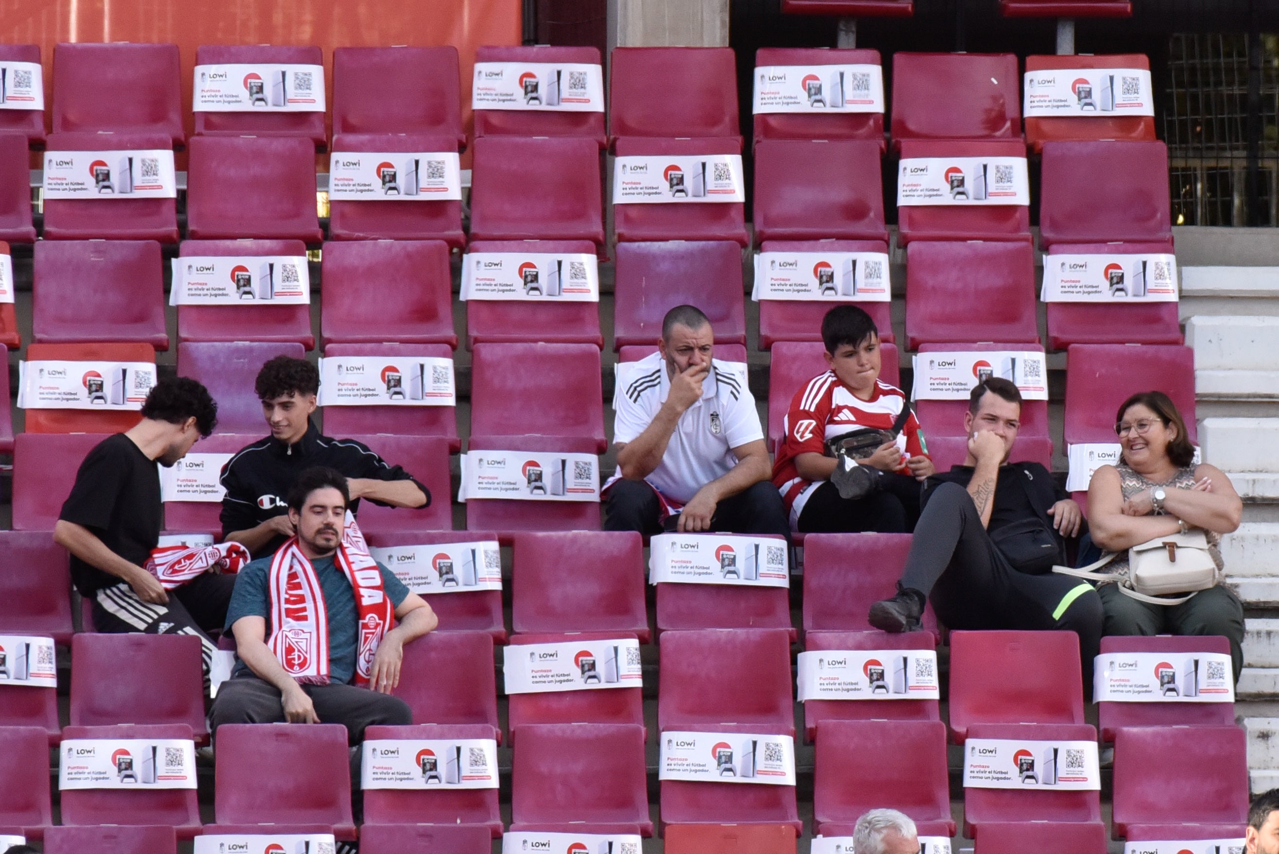 Encuéntrate en la grada del Granada-Cádiz