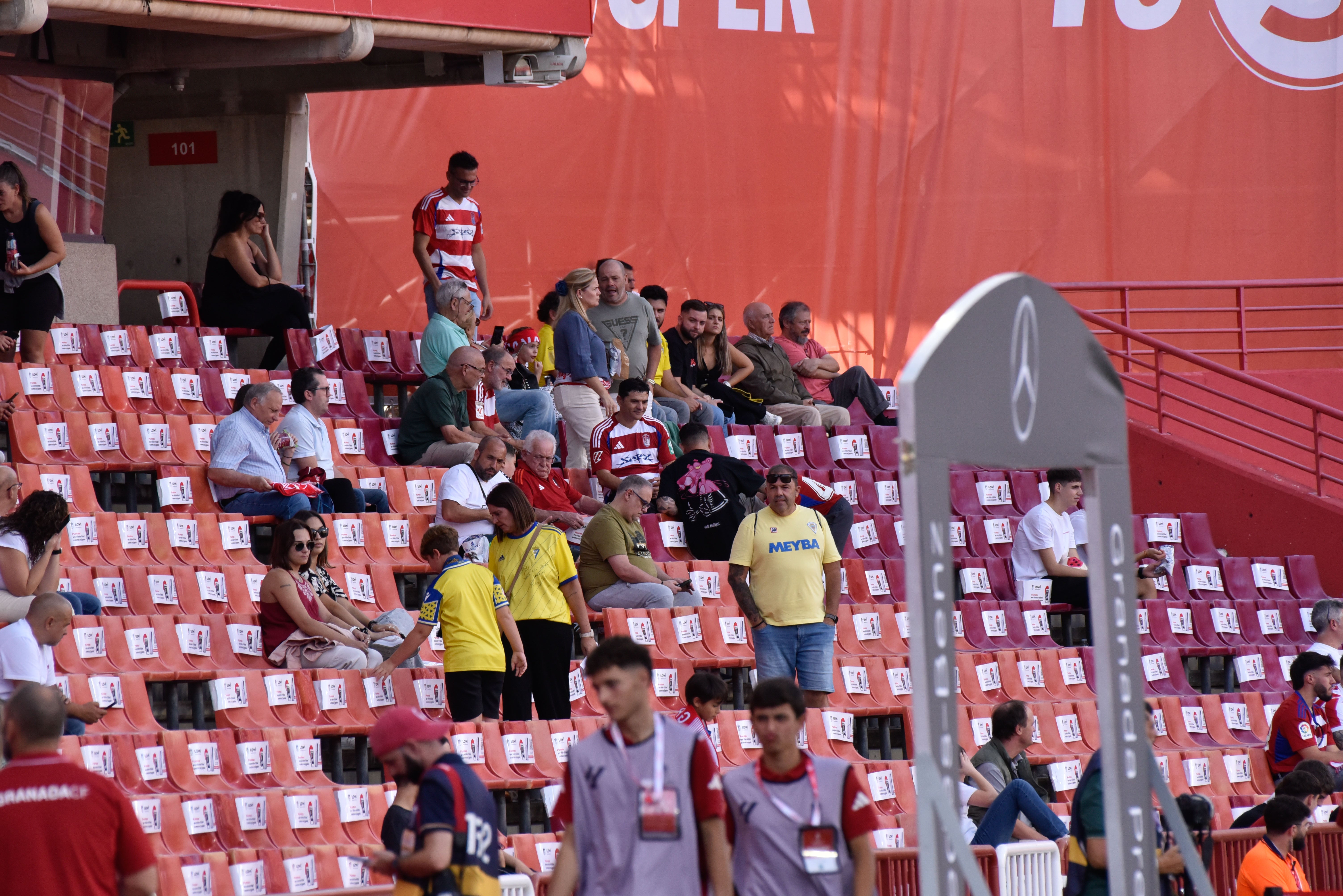 Encuéntrate en la grada del Granada-Cádiz