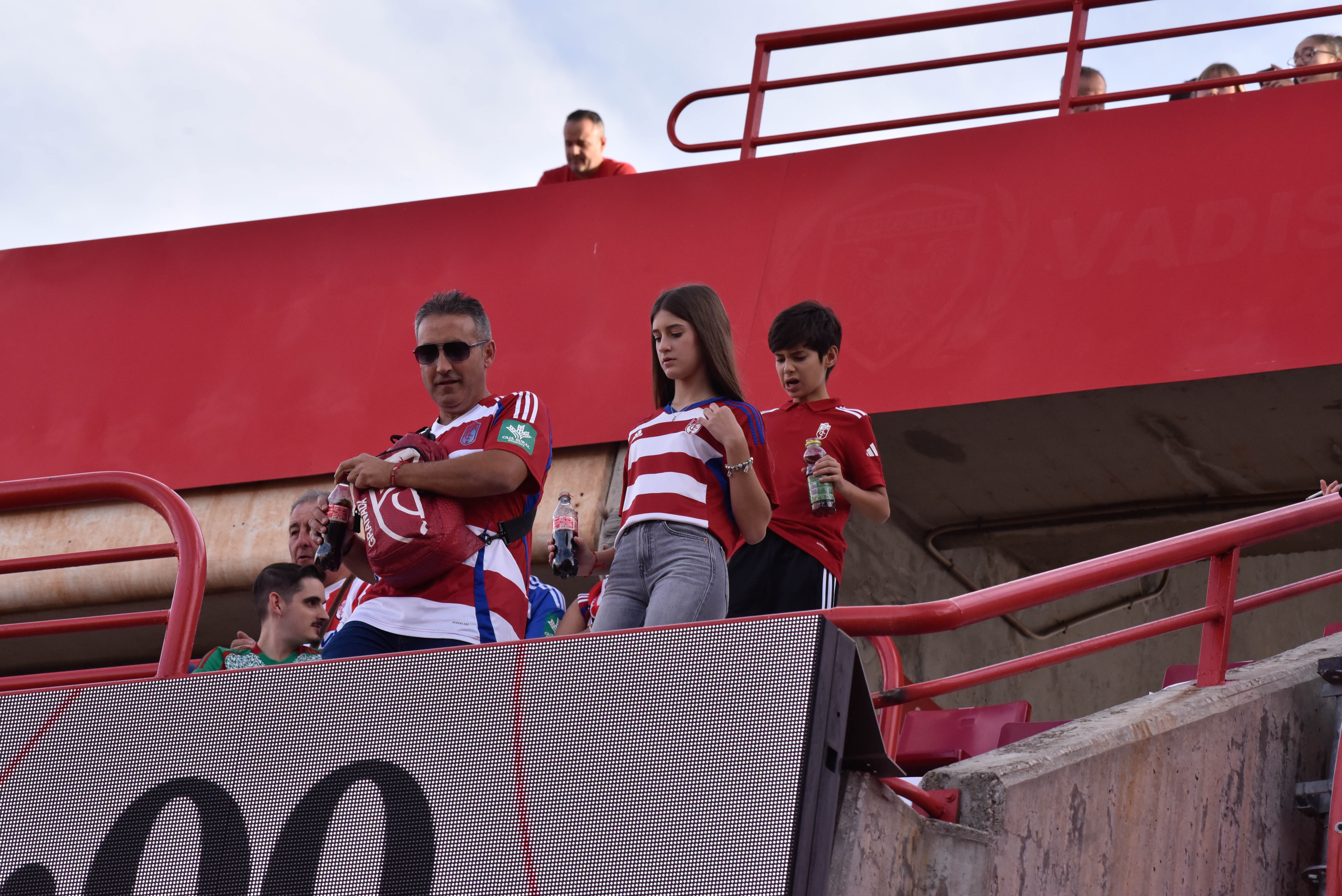 Encuéntrate en la grada del Granada-Cádiz