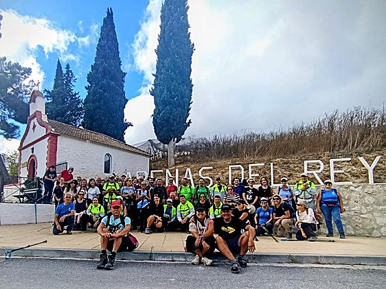 Medio centenar de senderistas participan en la ruta por el Pantano de Los Bermejales organizada por el Área de Deportes de Almuñécar