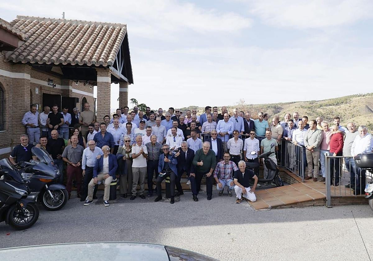 Foto de familia del homenaje a Emilio Estévez.