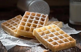 Sanidad retira de la venta en Andalucía unos gofres contaminados con plásticos azules