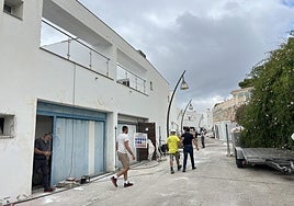 Los trabajadores en la urbanización de Almuñécar Hills.