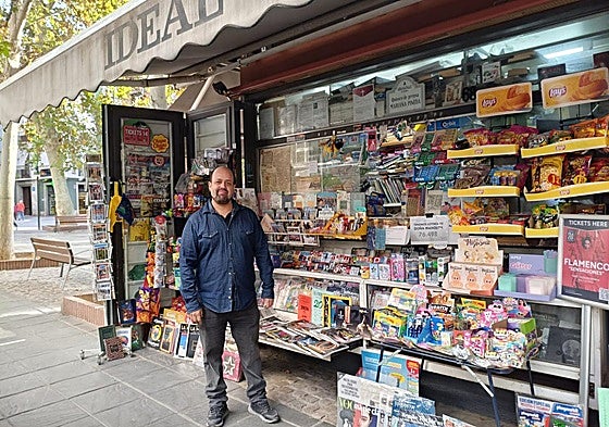 El histórico kiosko de la Mariana, un símbolo de Granada.