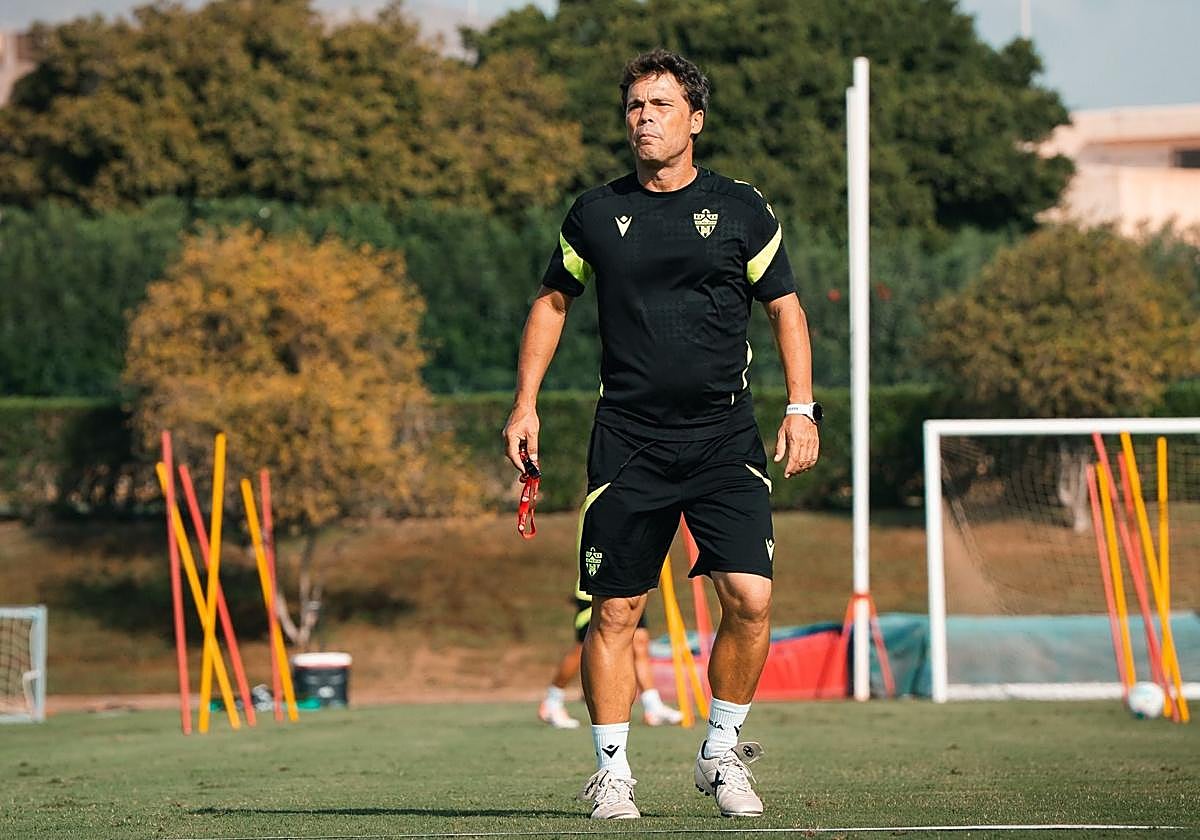 Rubi habla con respeto del rival copero.