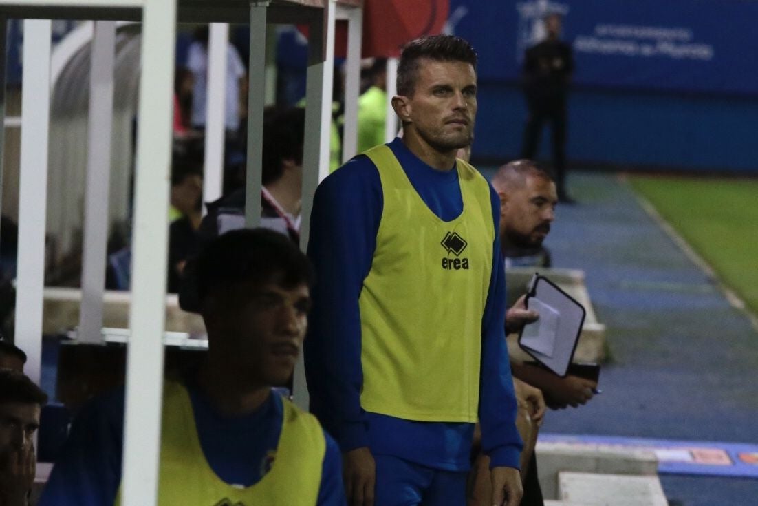 El Almería impone su calma