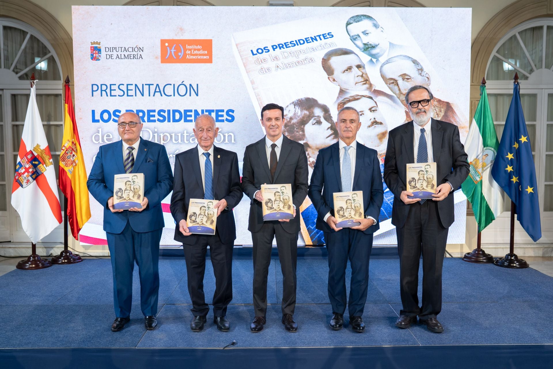 Presentación del libro, con los últimos presidentes de la Diputación de Almería.
