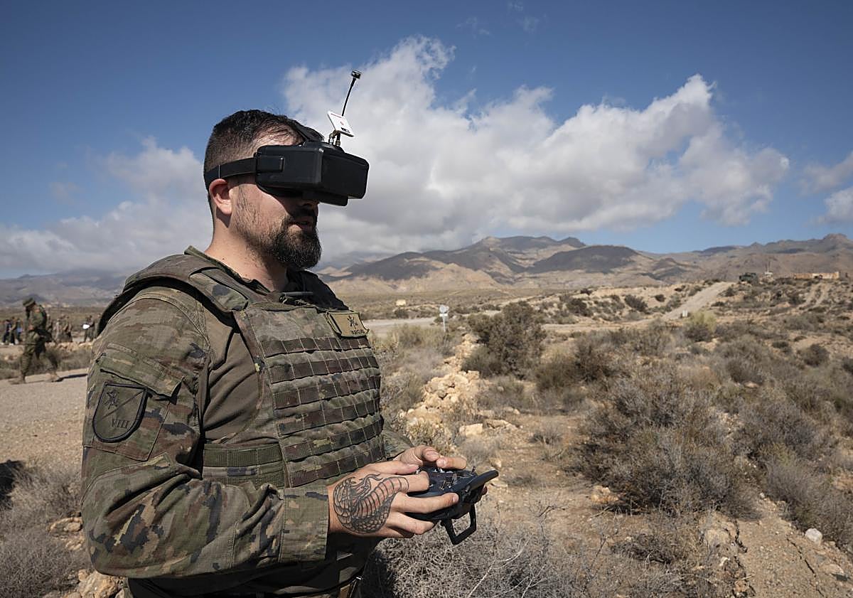 Imagen principal - Los robots soldado, los aliados en primera línea de la batalla