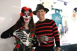 Una Catrina mexicana y Freddie Kruger buscan víctimas en Almería