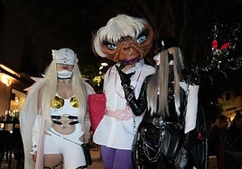 E.T. o Digimon se cuelan entre los disfraces temáticos.